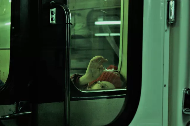 Изображая жертву