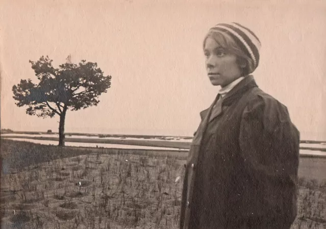 «Мы читаем не слова, а пространства между словами»: Елена Гуро — Геннадий Айги. Опыт сопоставления