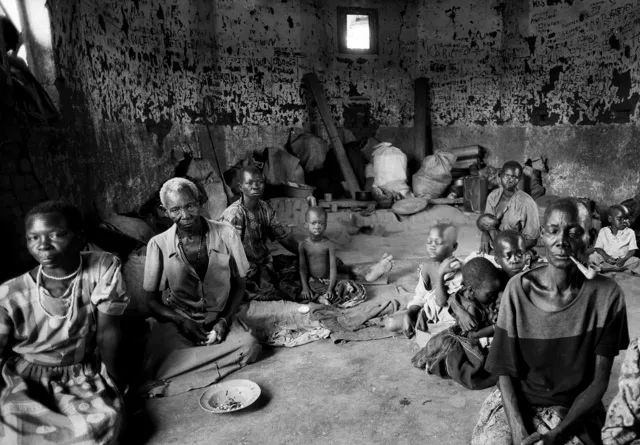 «Я не имею права вмешиваться в свои снимки». Фотографии и воспоминания Виктории Ивлевой из поездок в кризисные точки Африки