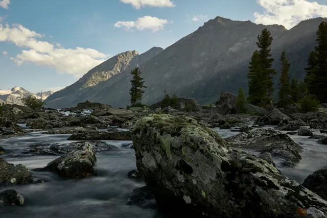 Автостопом по Горному Алтаю: истории жителей, местные легенды и чарующие кадры