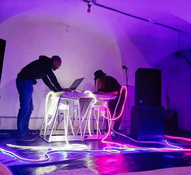 «Звуки руководят нами, мы идём за ними»: медиахудожники о свободе саунд-арта и психологии звукового перформанса