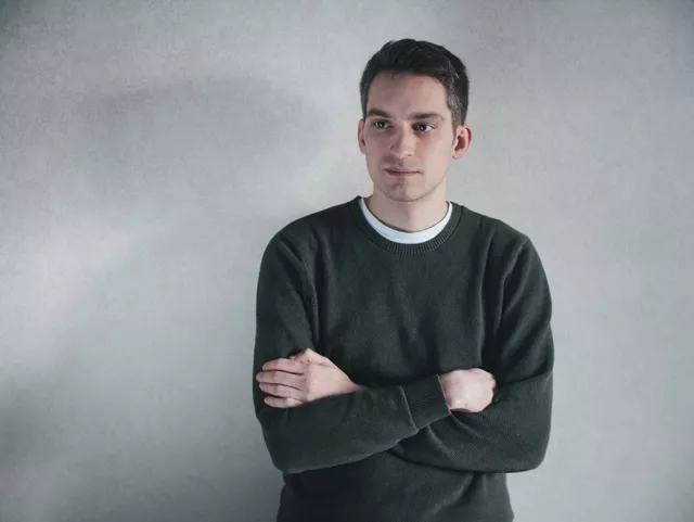 «Никакой кремации, только через мой труп». Писатель Антон Секисов о смерти, издательских монополиях и свободе автофикшна