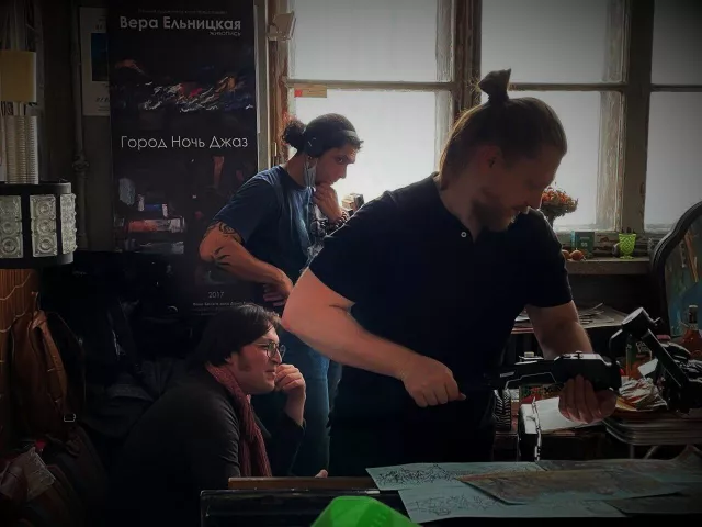 «Свобода — это приглашение к диалогу и сотворчеству». Кто и зачем снимает кино о современных художниках в России-2023?