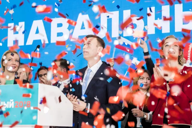 Навальный: жизнь в 100 фотографиях