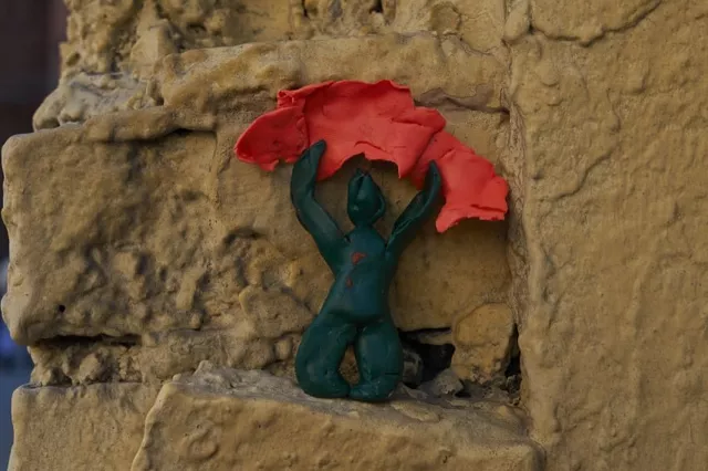 Маленький пикет: как художник из Петербурга создал тренажер внутреннего протеста